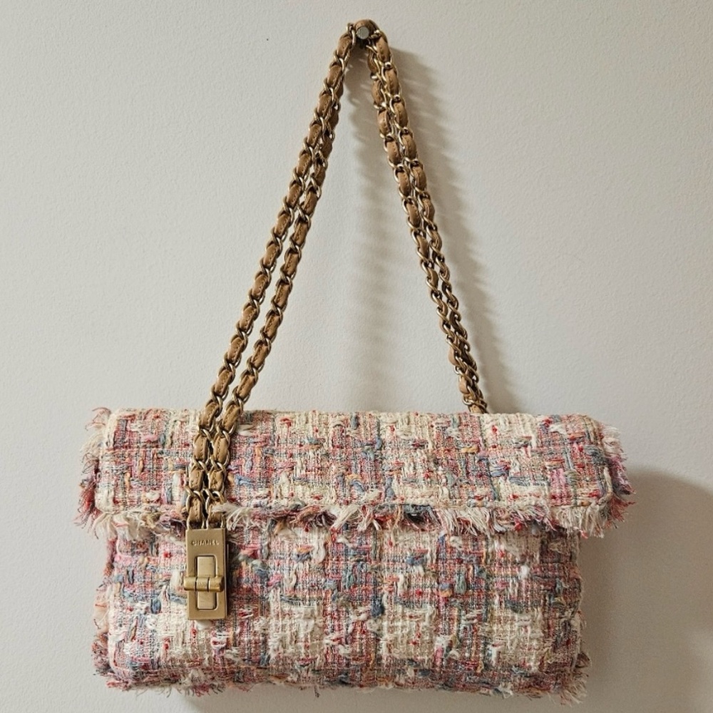 SOLD- CHANEL Pink and Cream Tweed Shoulder Bag with Gold Chain
